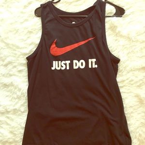 Black nike Tank L